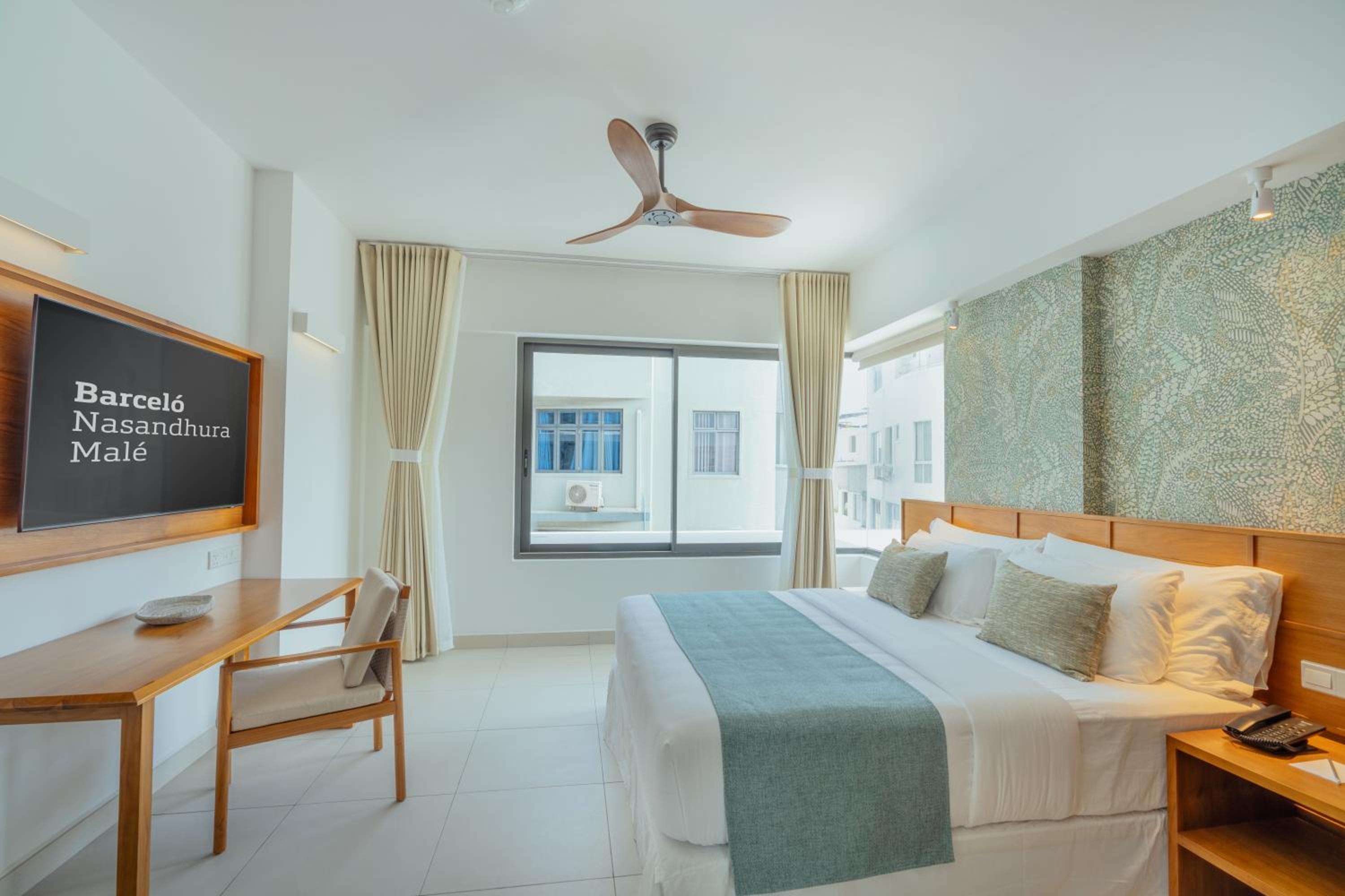 	 City 2 Bedroom Apartment (Free Airport Transfer)