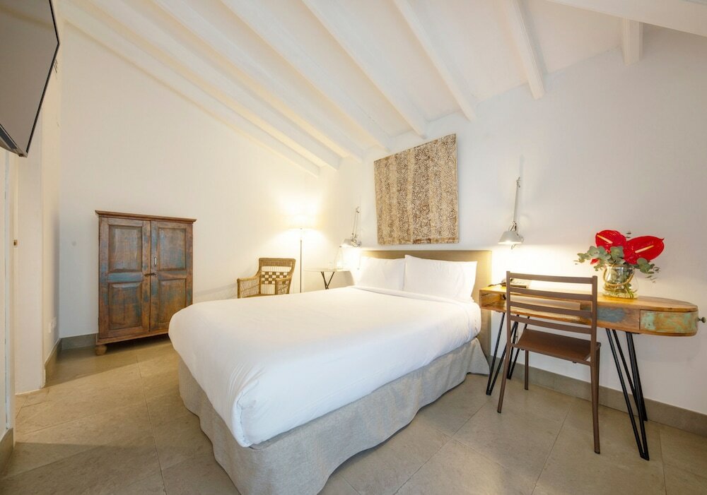 Standard Double Room (2 Adults)