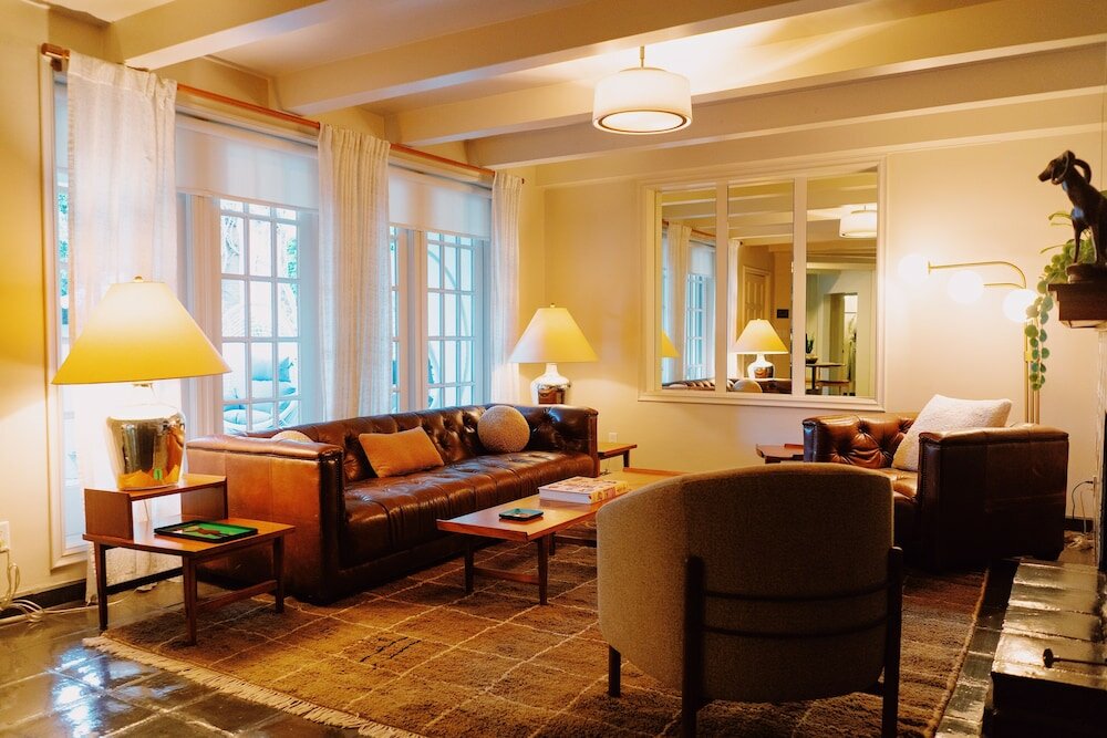 Room (Continental)