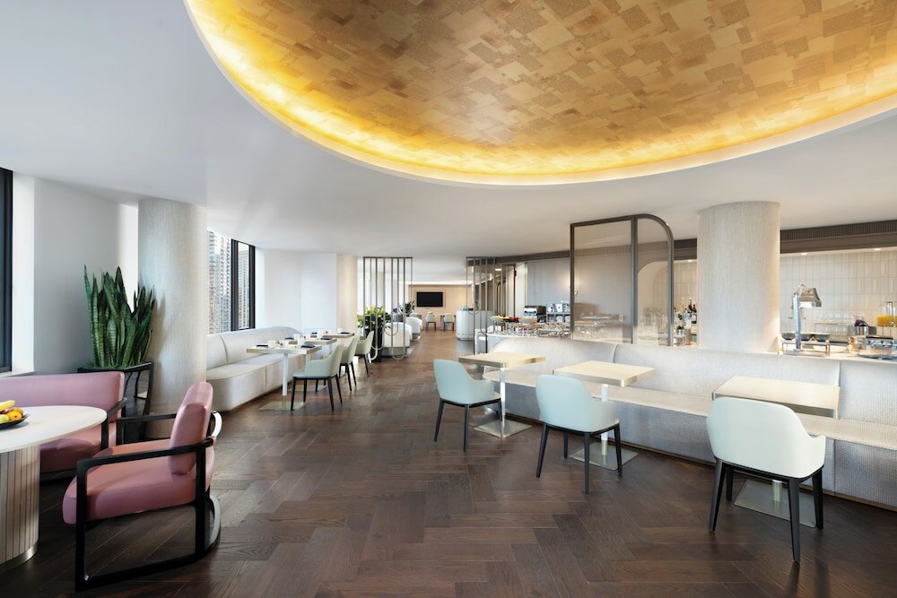Fairmont Gold Room, 1 King Bed, Lounge Access with Breakfast, Canapes, Private Concierge