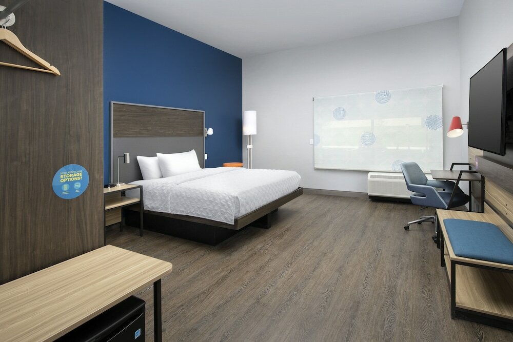 Room, 1 King Bed, Accessible (Hearing)