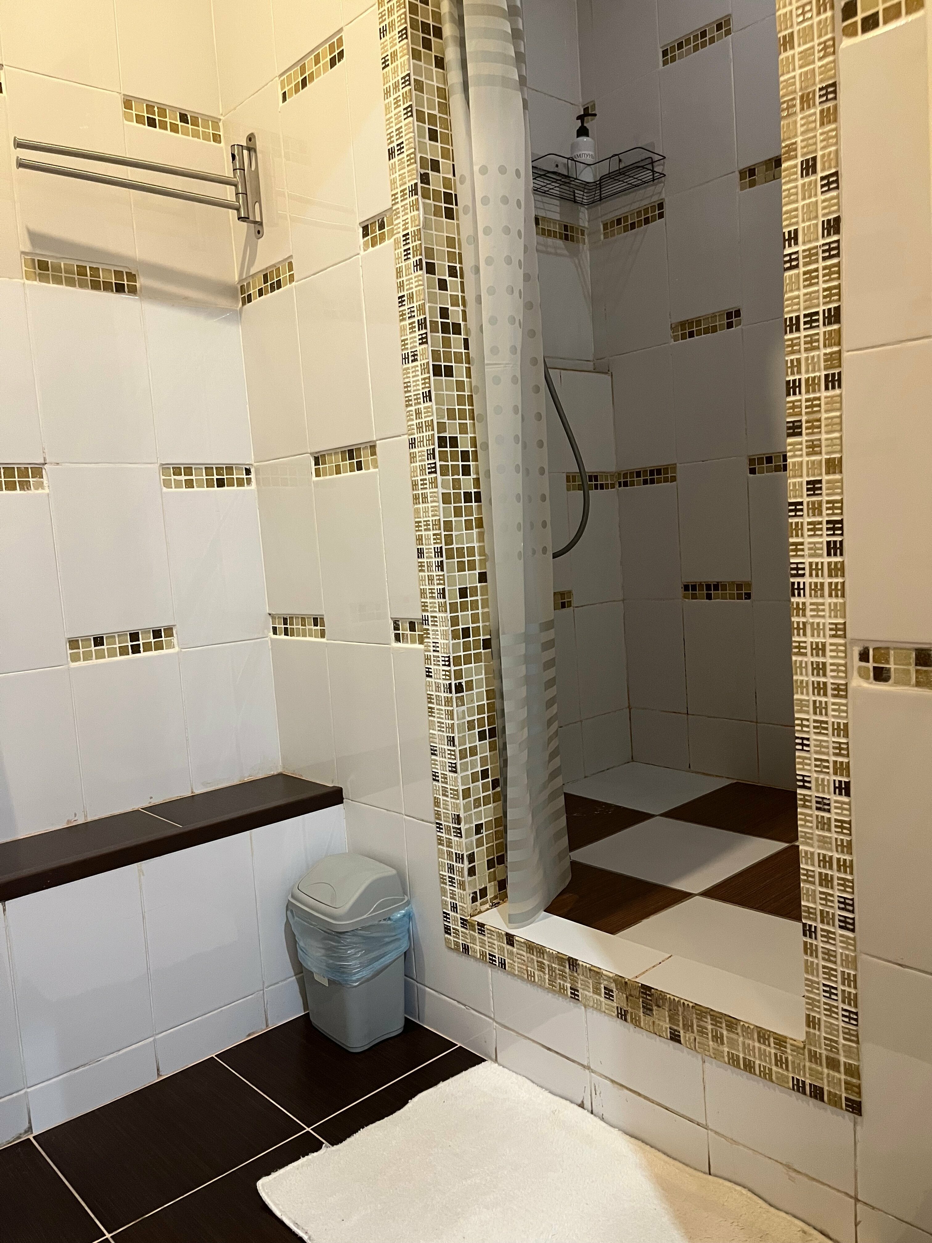 Стандартный номер с 2 односпальными кроватями и диваном