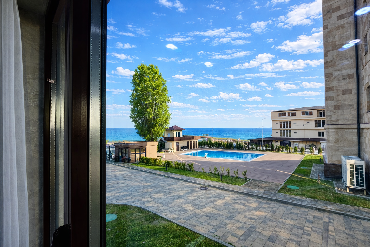 Стандарт с видом на море и бассейн