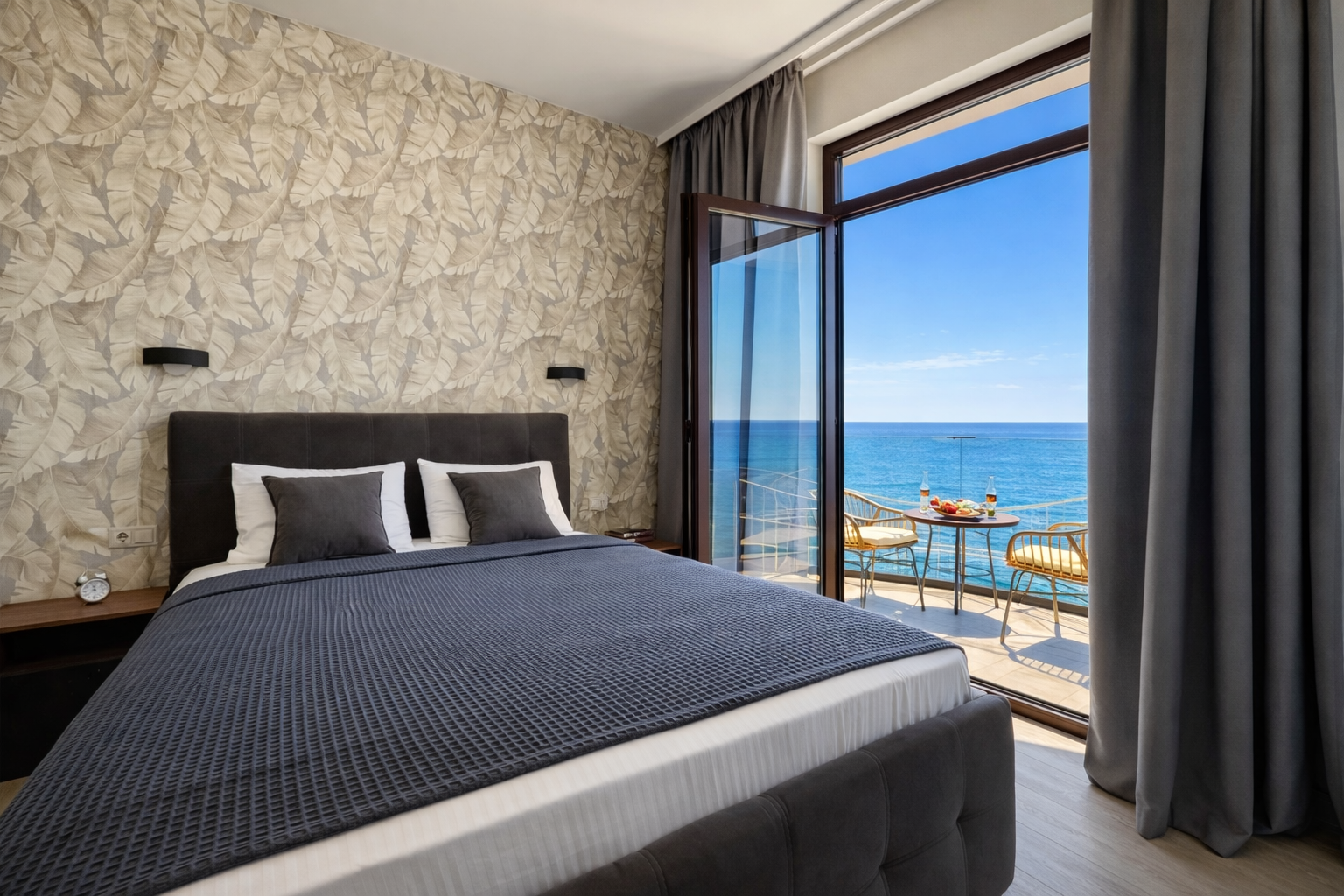 Люкс с видом на море и реку с балконом