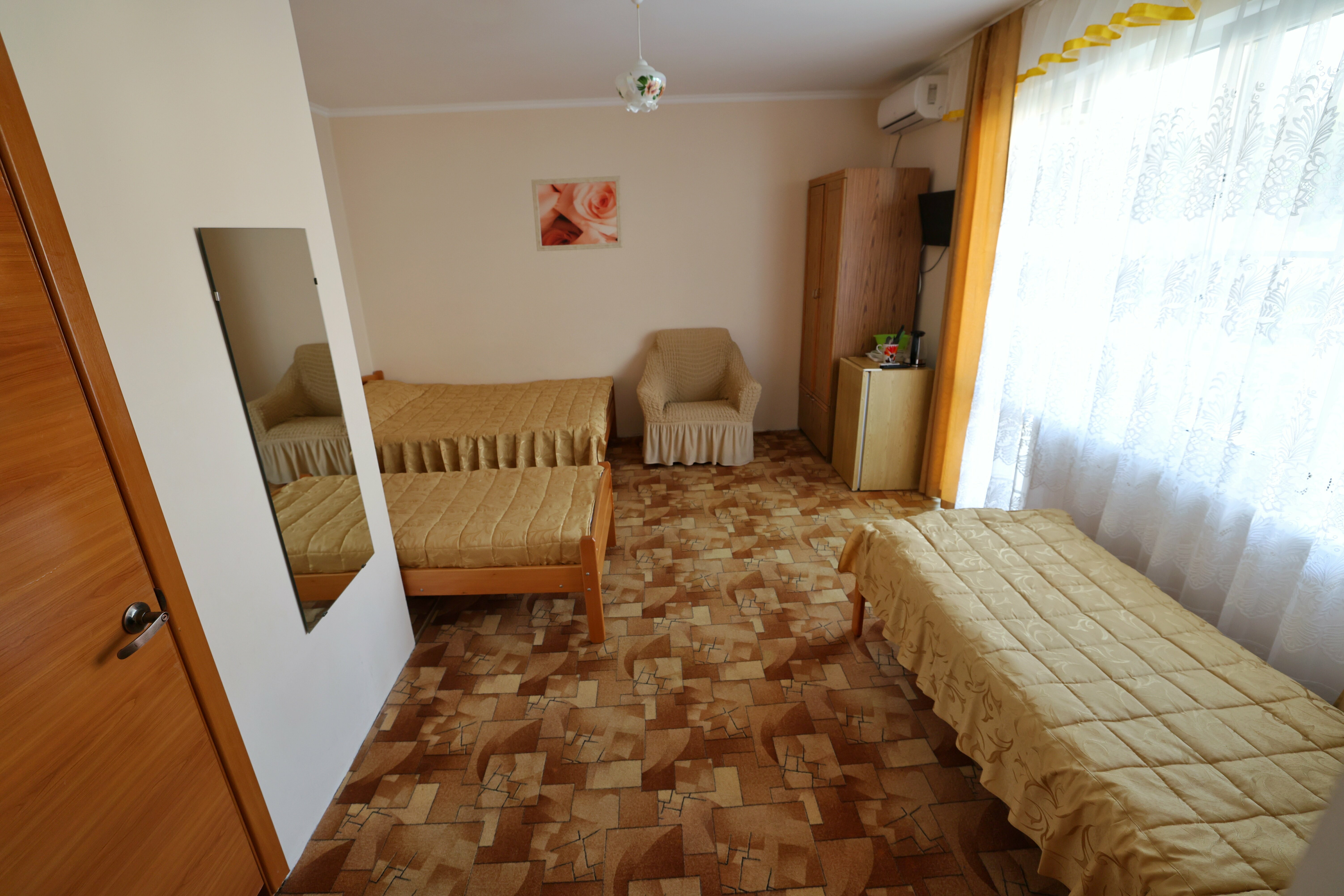 Семейный номер с видом на горы