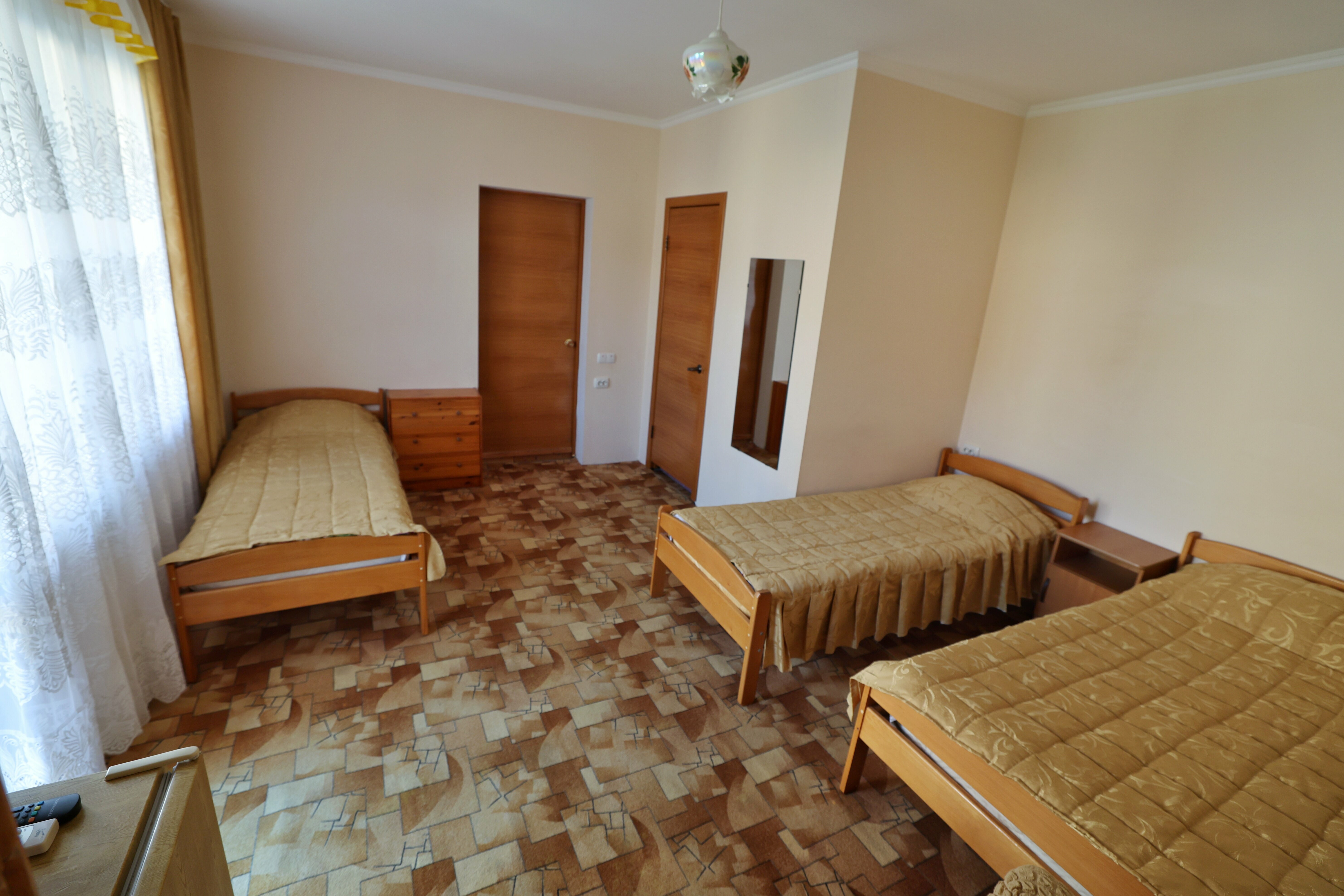 Семейный номер с видом на горы