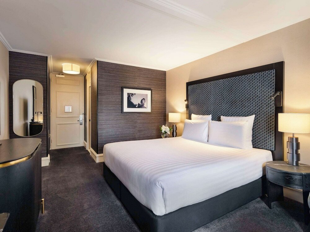 Deluxe Room, 1 King Bed