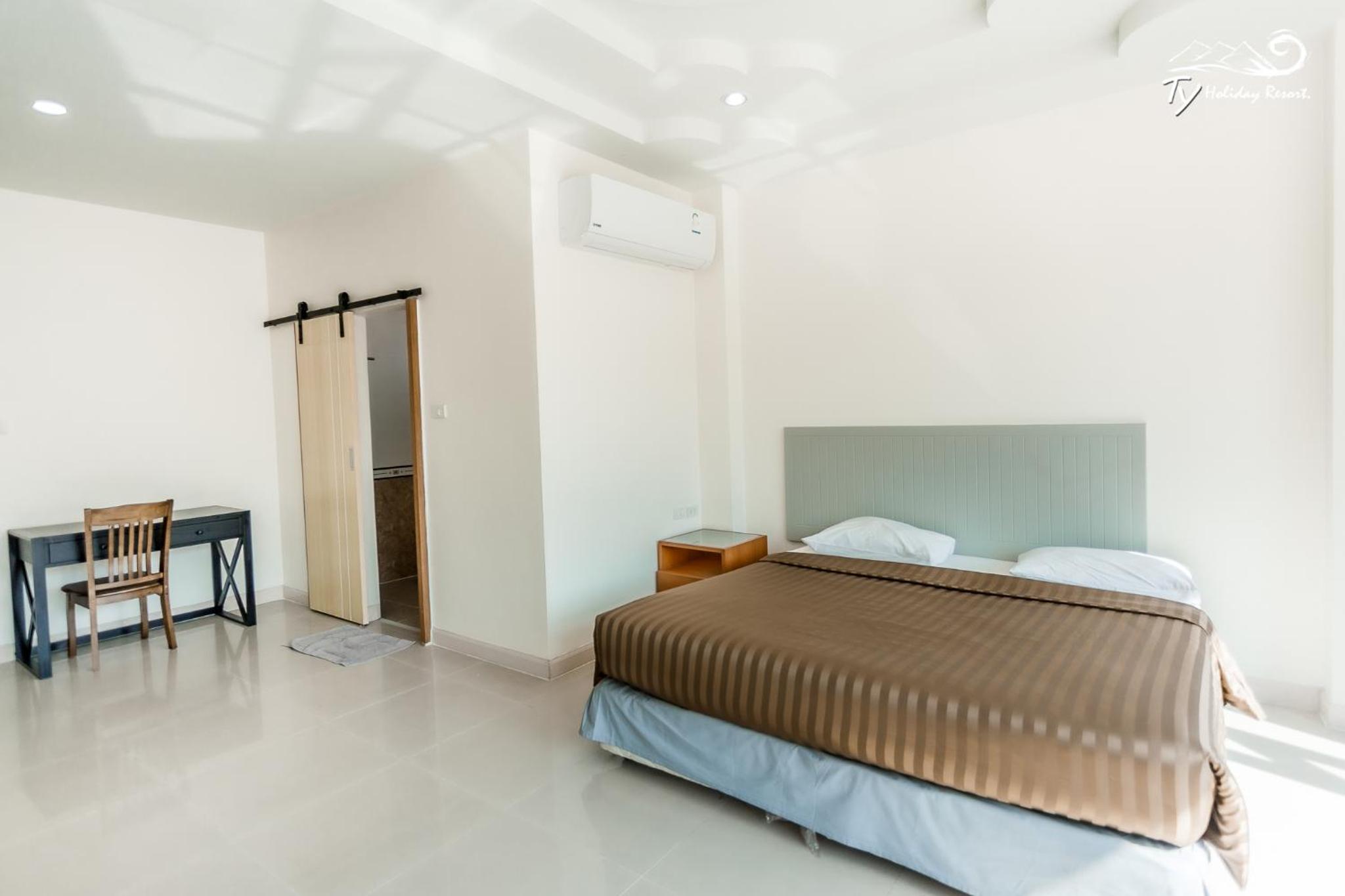 Seven-Bedroom Villa with Private Pool 236