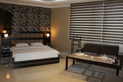 Business Suite, 2 Double Beds, Garden Area в Аван Плаза