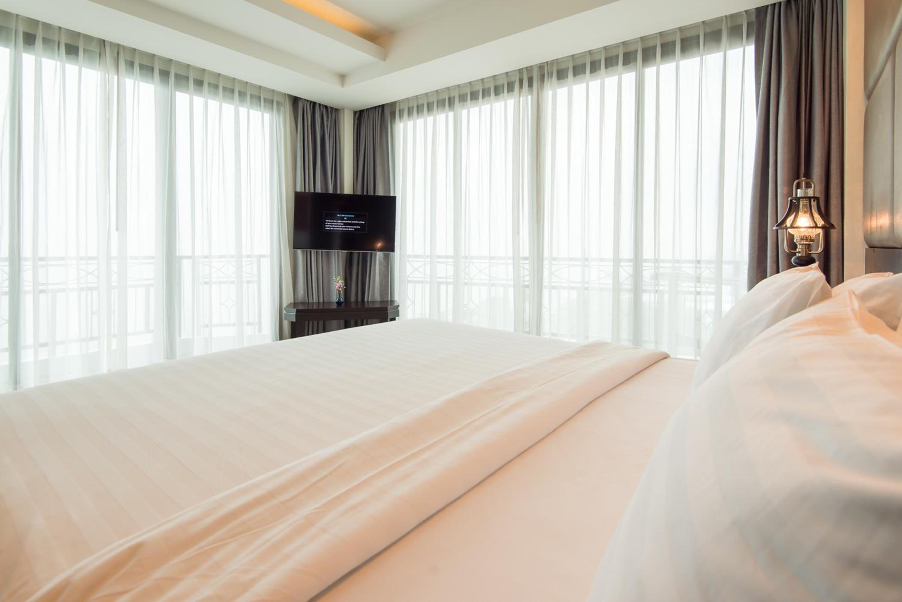 Deluxe Corner Seaview