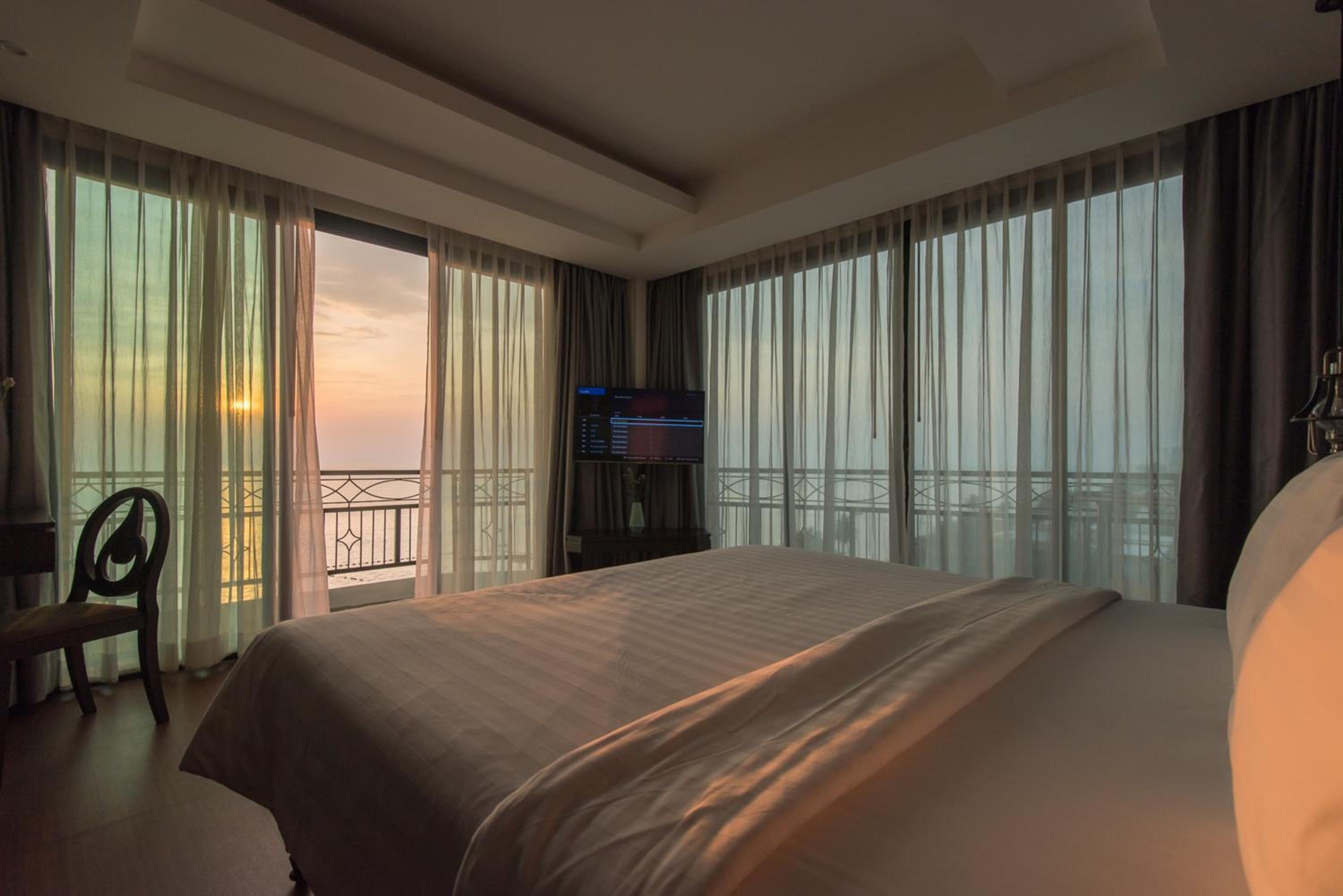 Deluxe Corner Seaview