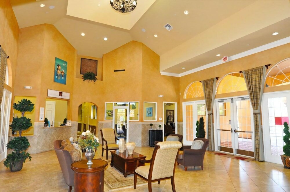 Deluxe Suite, 1 King Bed, Kitchen, Courtyard Area