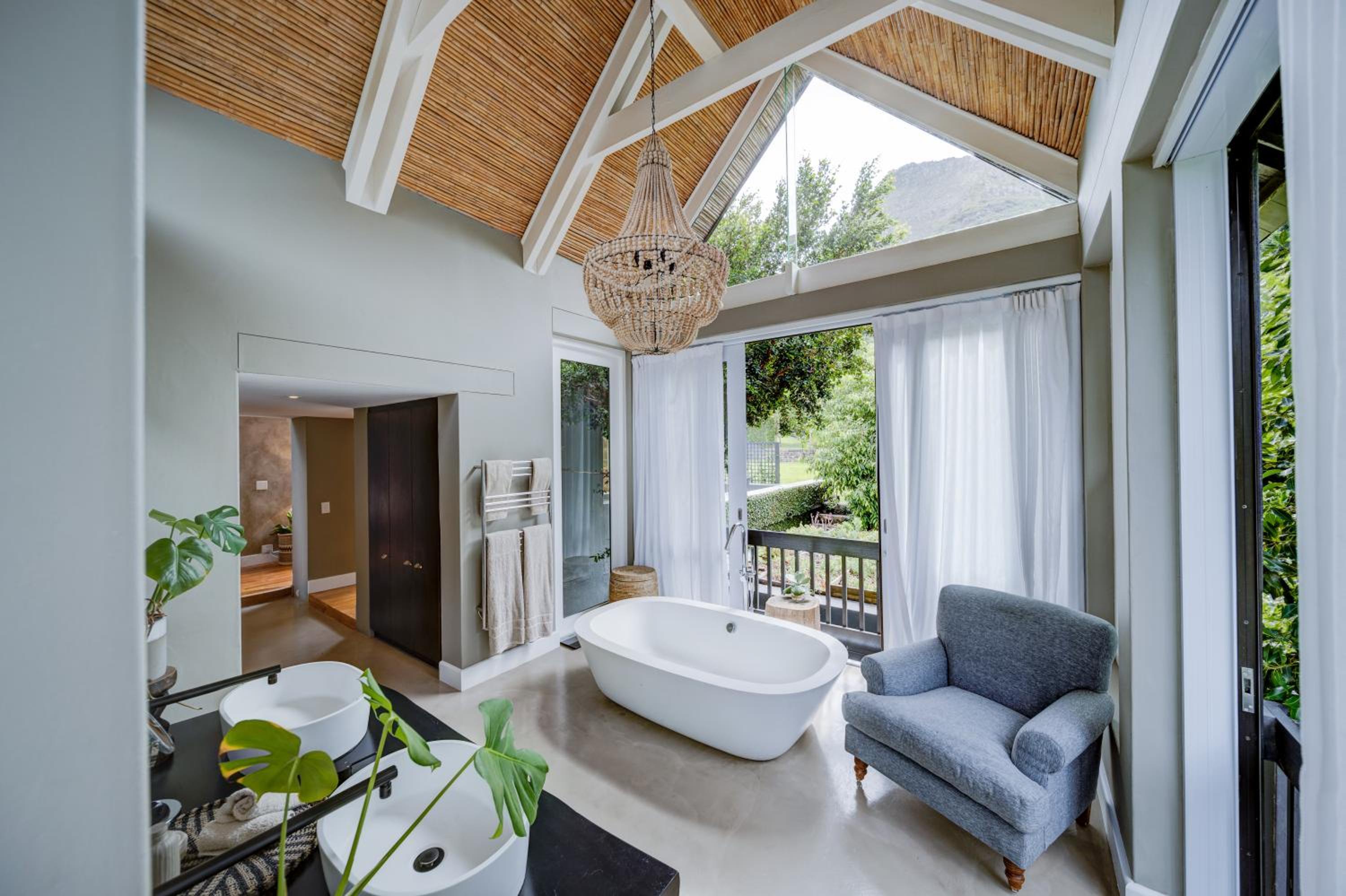 Maison Noir Grandmaster Suite