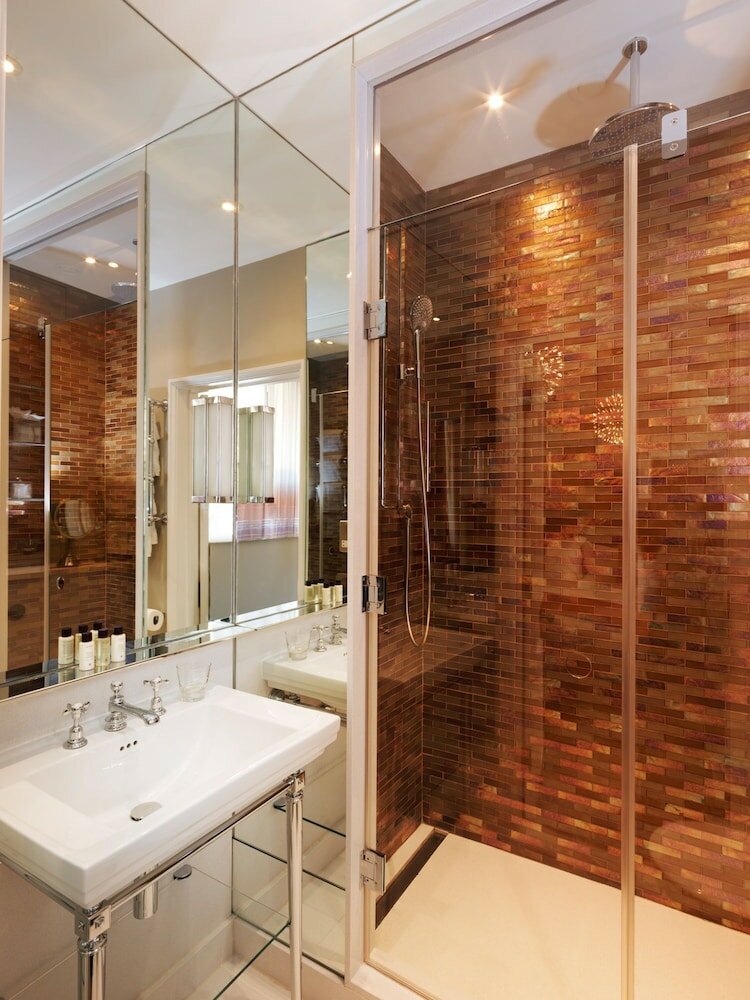 Luxury One Bedroom Apartment