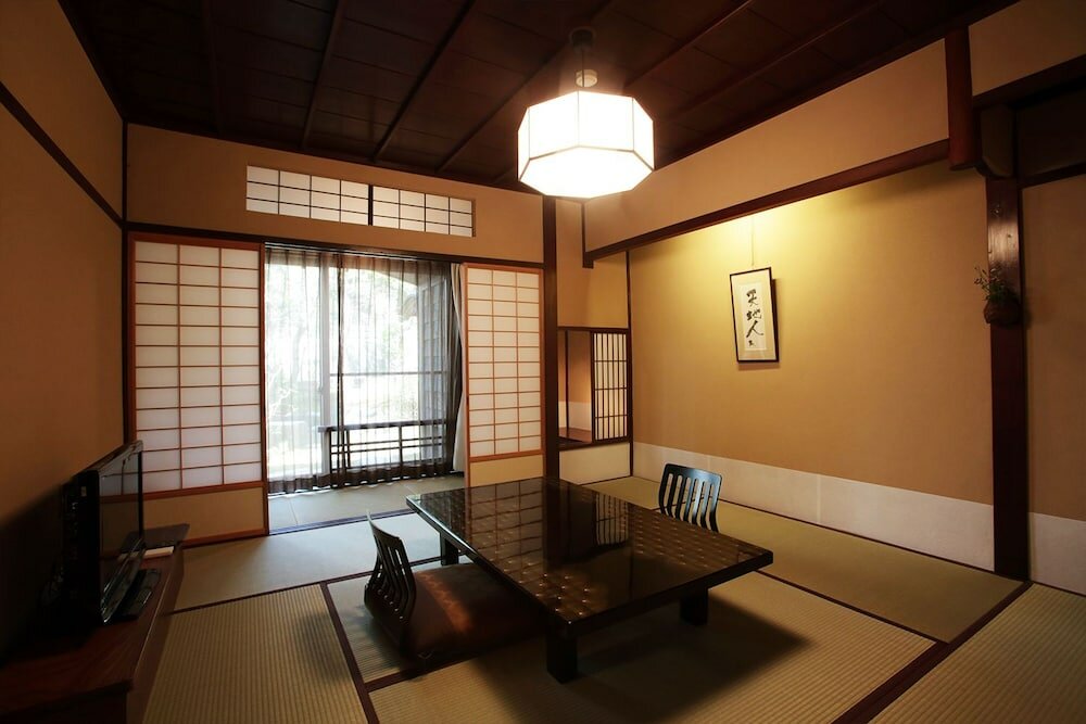 Room with Tatami Area and Private Toilet with Garden View [Yurino]