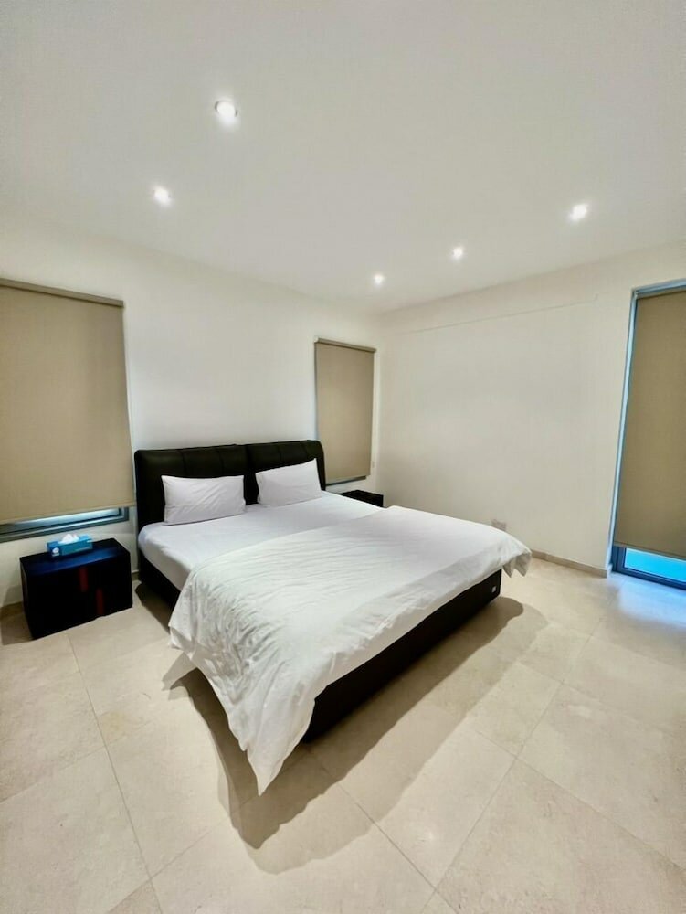 Luxury Apartment, 2 Bedrooms, Balcony