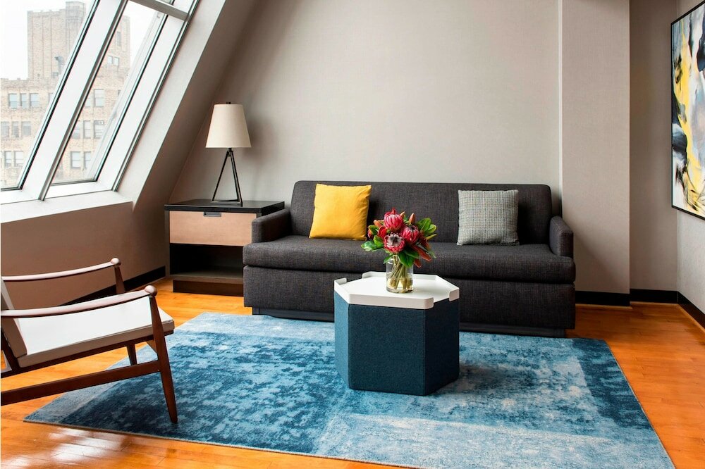 Suite, 1 Queen Bed with Sofa bed