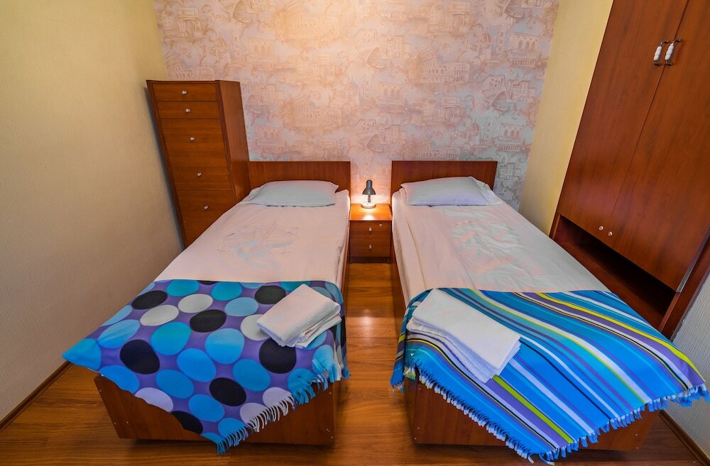 Family Room, 2 Bedrooms