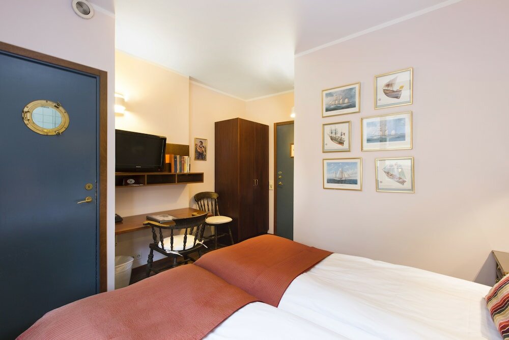 Captains Double Room