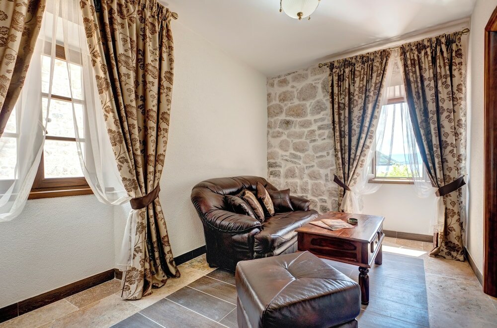 Double room with a sea view / Annex C