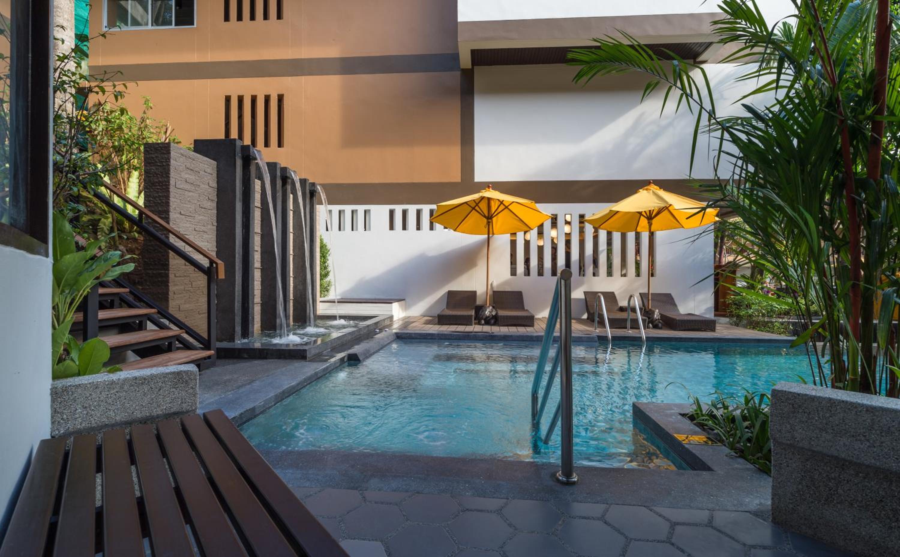 Deluxe Double Room with Pool Access