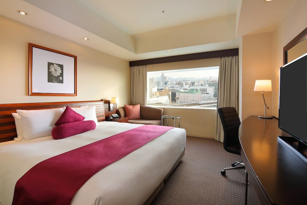 Premium Room, 1 King Bed, Club Lounge Access