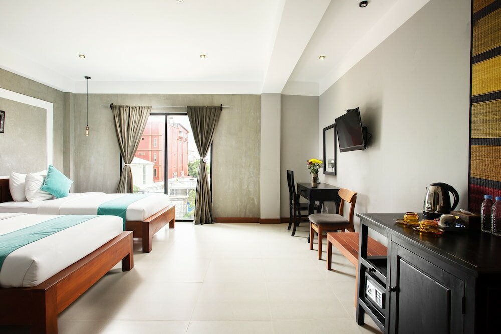 Family Room, 1 Bedroom, Balcony, Pool View