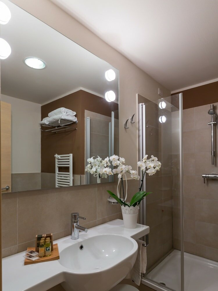 Comfort Room with balcony