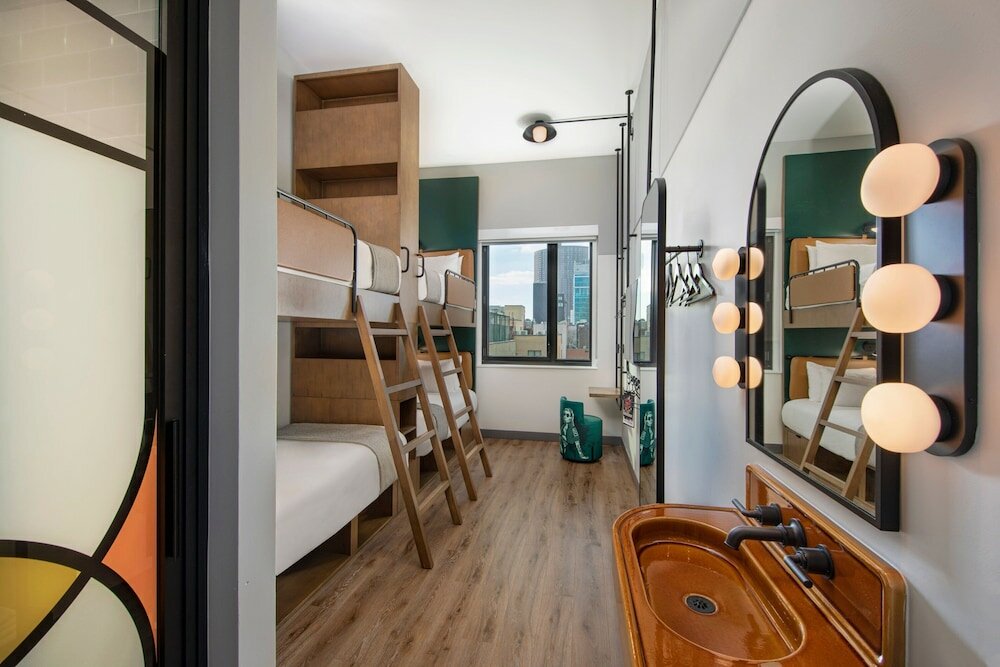 Room, Multiple Beds