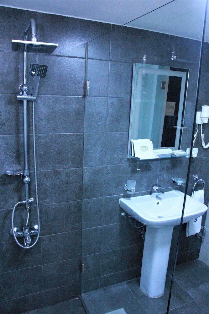 Signature Suite (Beverly)