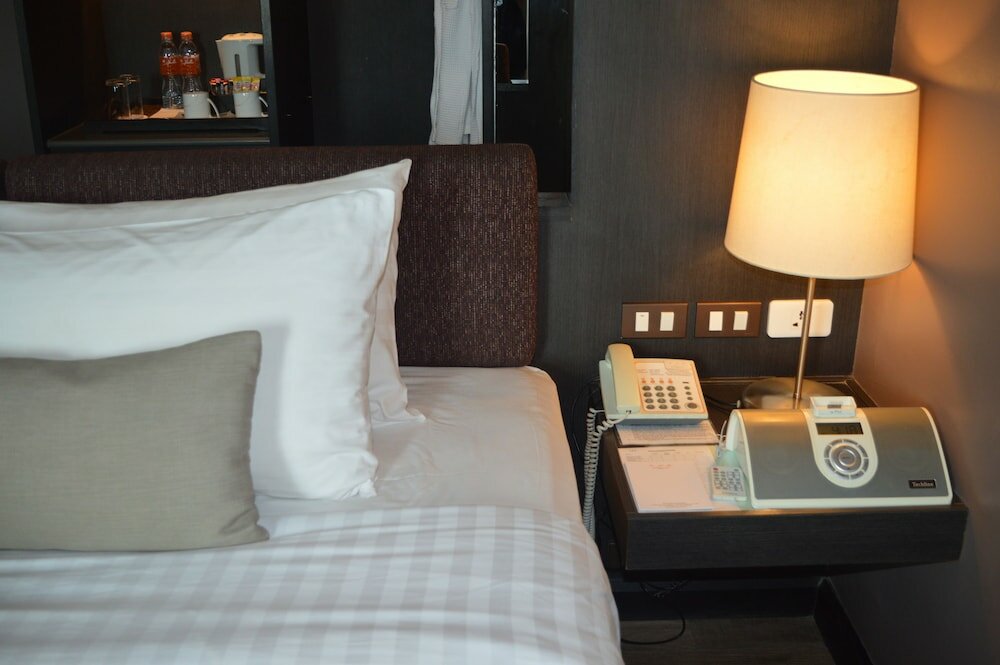 Deluxe Room, 1 King Bed, City View