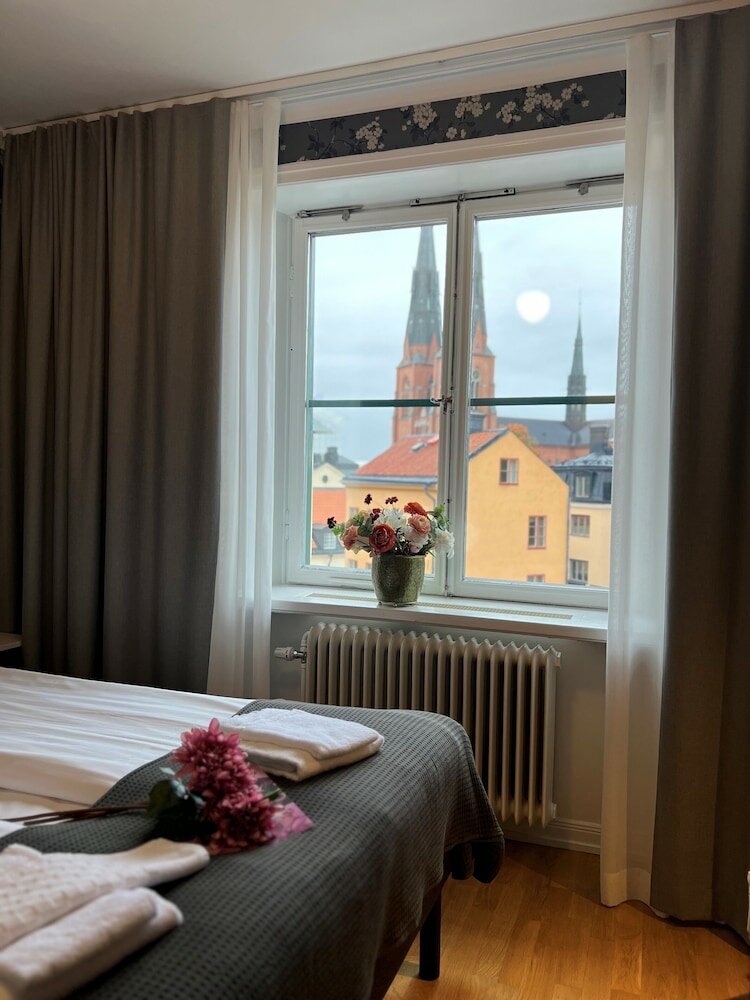 Superior Double Room, 1 Queen Bed, Courtyard View