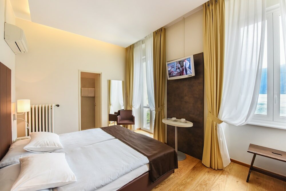 Basic Double Room, Lake View