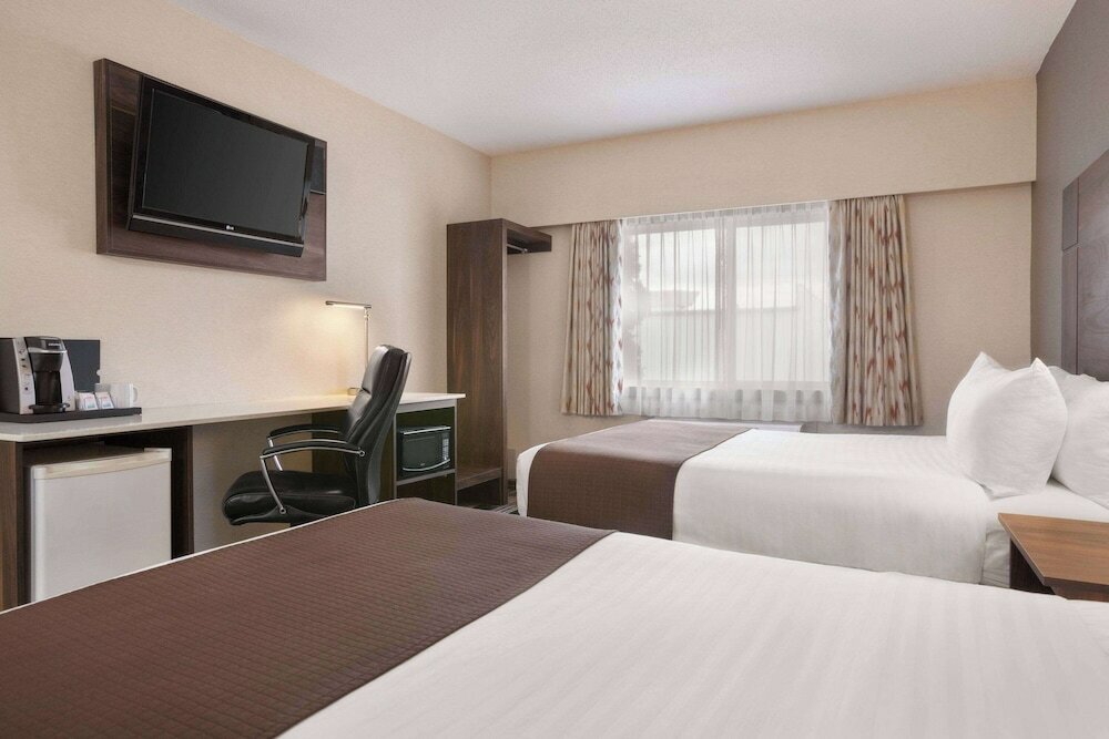 Room, 2 Queen Beds, Non Smoking