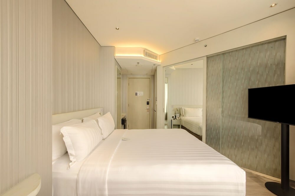 Deluxe Hollywood - Joining Double Bed