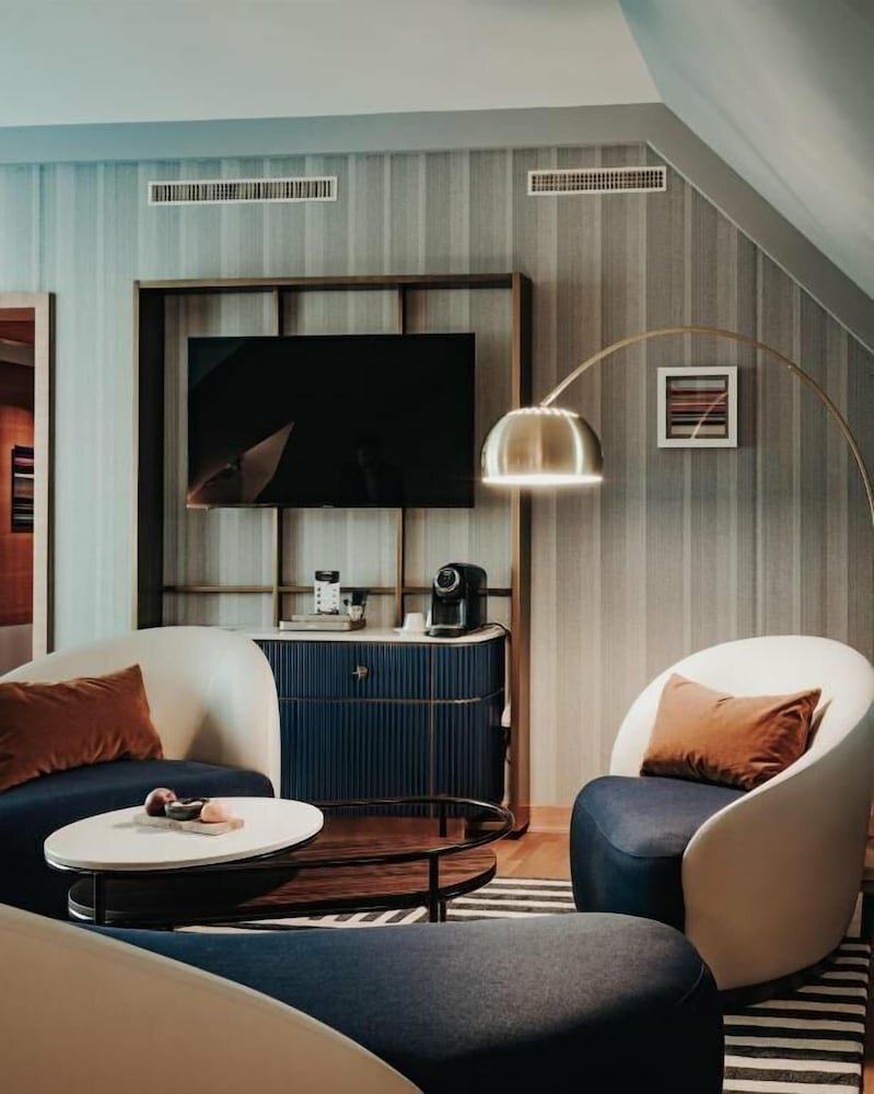 Junior Suite, 1 King Bed