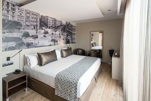 Double Room Single Use, Terrace в Catalonia Born