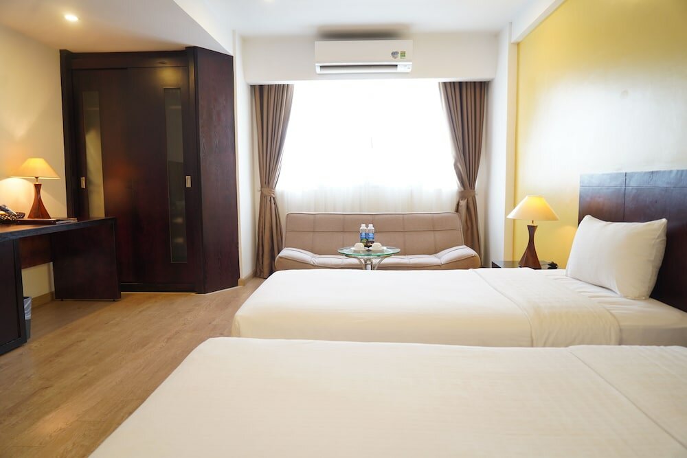 Deluxe Twin Room (with Window)