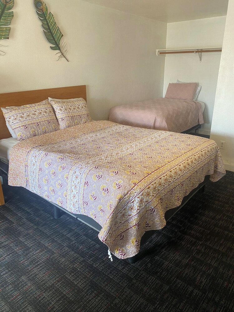 Room, 1 Queen Bed, Non-smoking