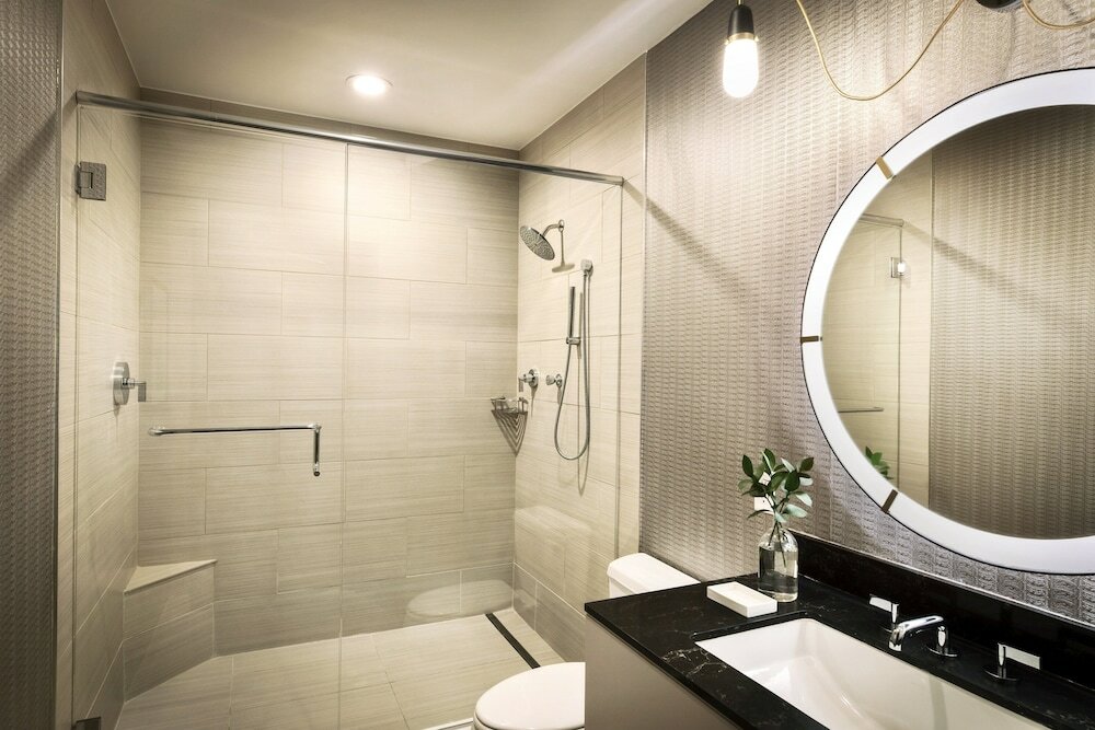 Room, 1 King Bed (Freestanding Bath)