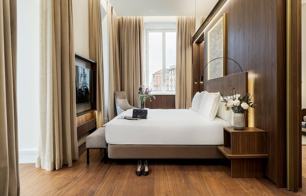 Suite (Sforza, 2+1)