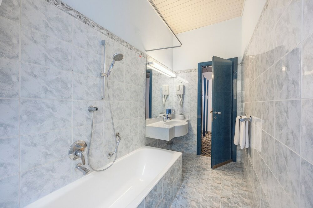 Twin Room, 2 Twin Beds