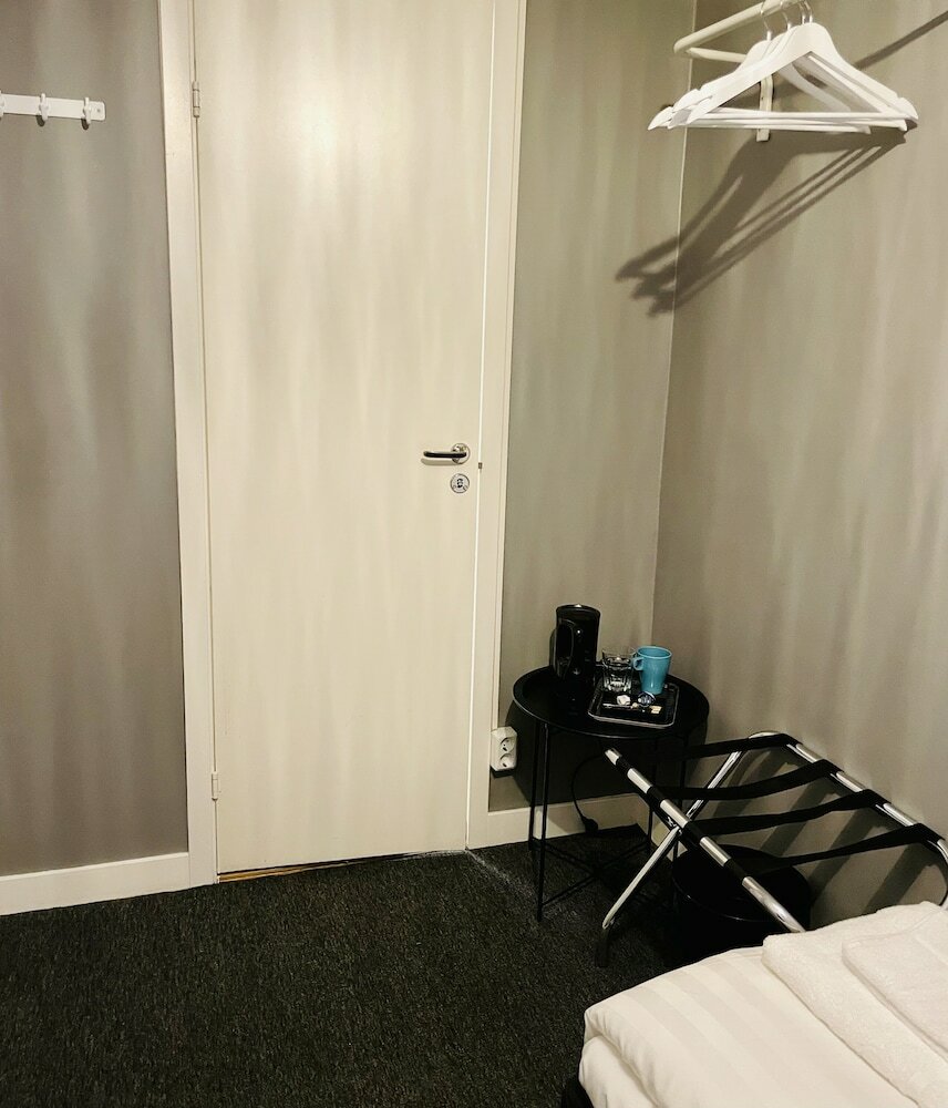 Single Room, No Windows