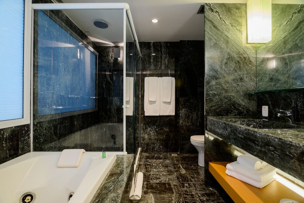 Executive Suite, Sea View