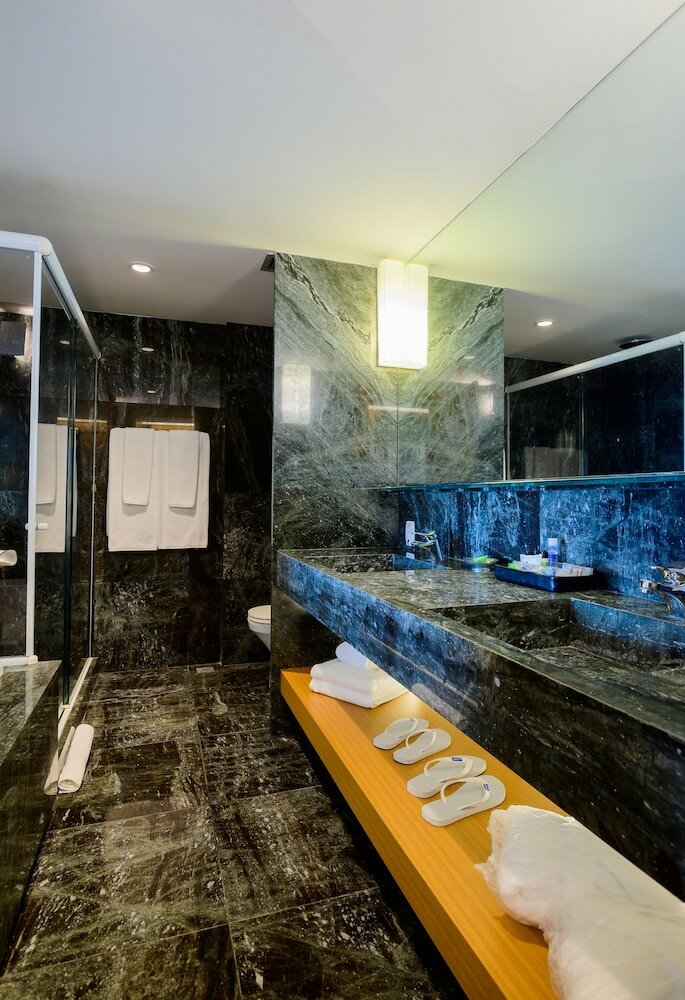 Executive Suite, Sea View