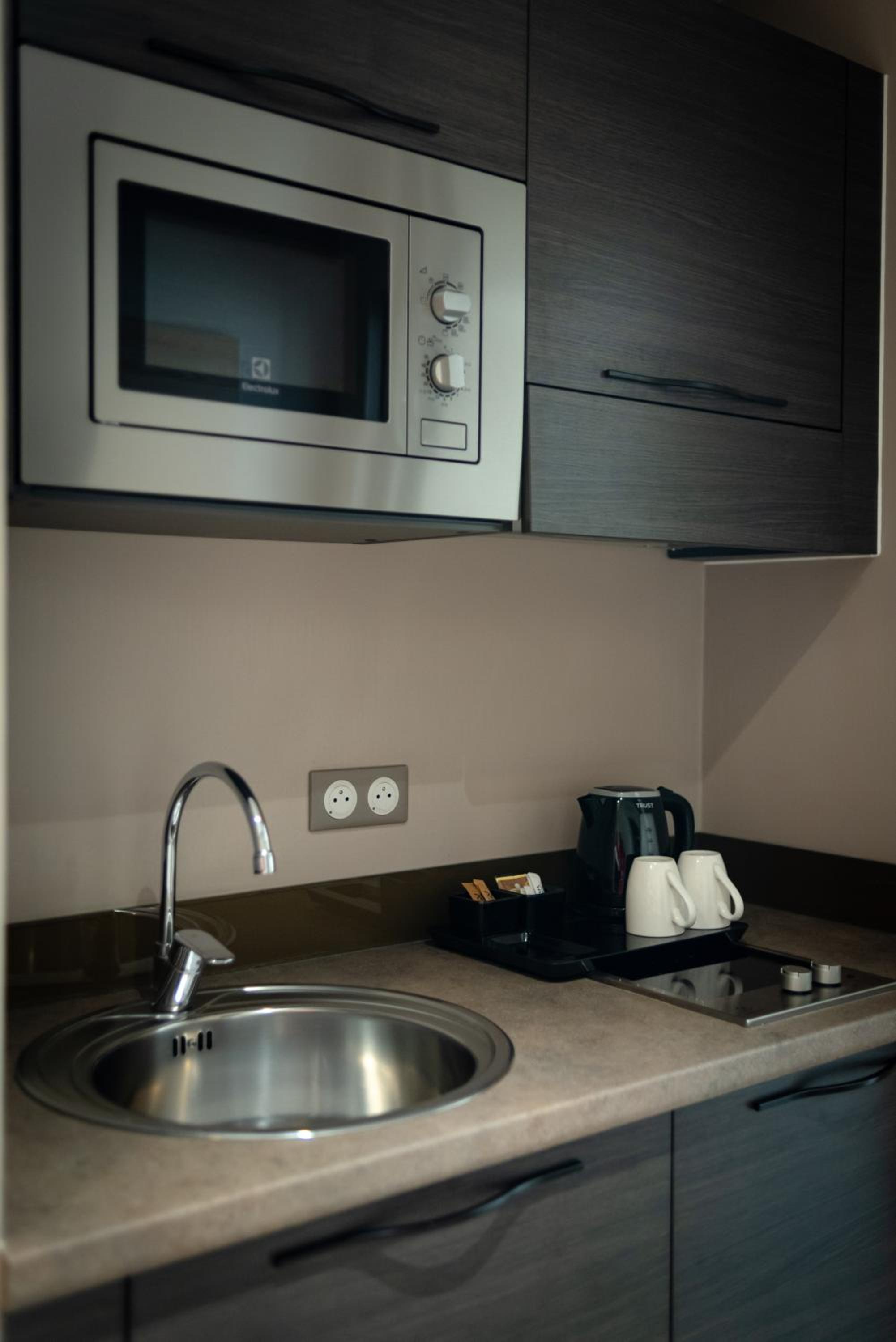 One-Bedroom Premium Apartment with Hill View