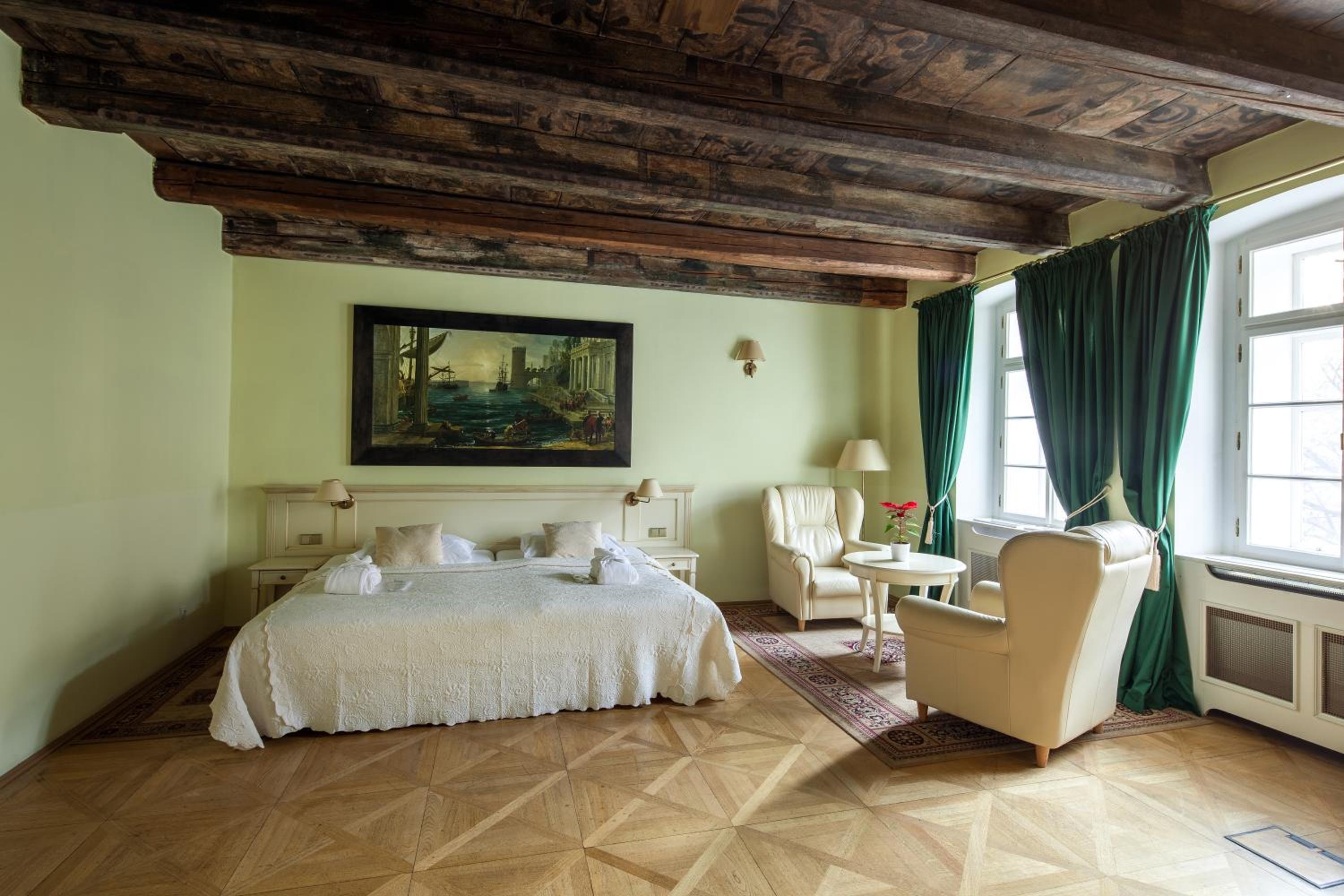 Deluxe Double or Twin Room