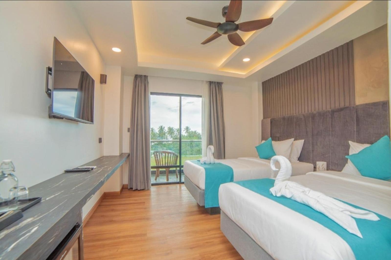 Premier Island View with Balcony 