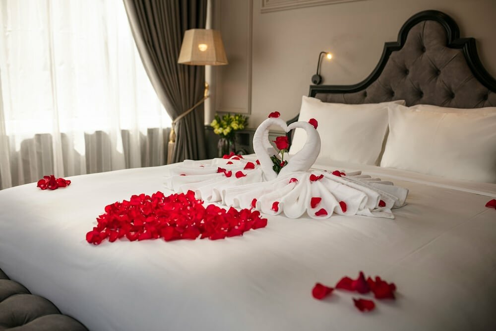 Imperial Suite Room with Old Quarter View