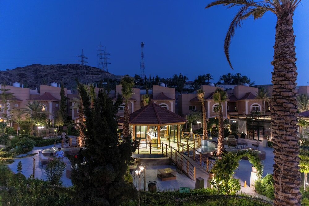 Villa  Deluxe (2 Bed Rooms )